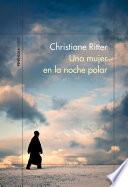 Una mujer en la noche polar